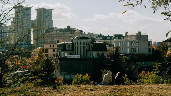 Quels sont les meilleurs conseils pour un camping en région de dunes de sable en été?